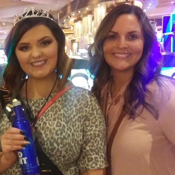 Meet your Posher, Heather - Picture 4 of 12